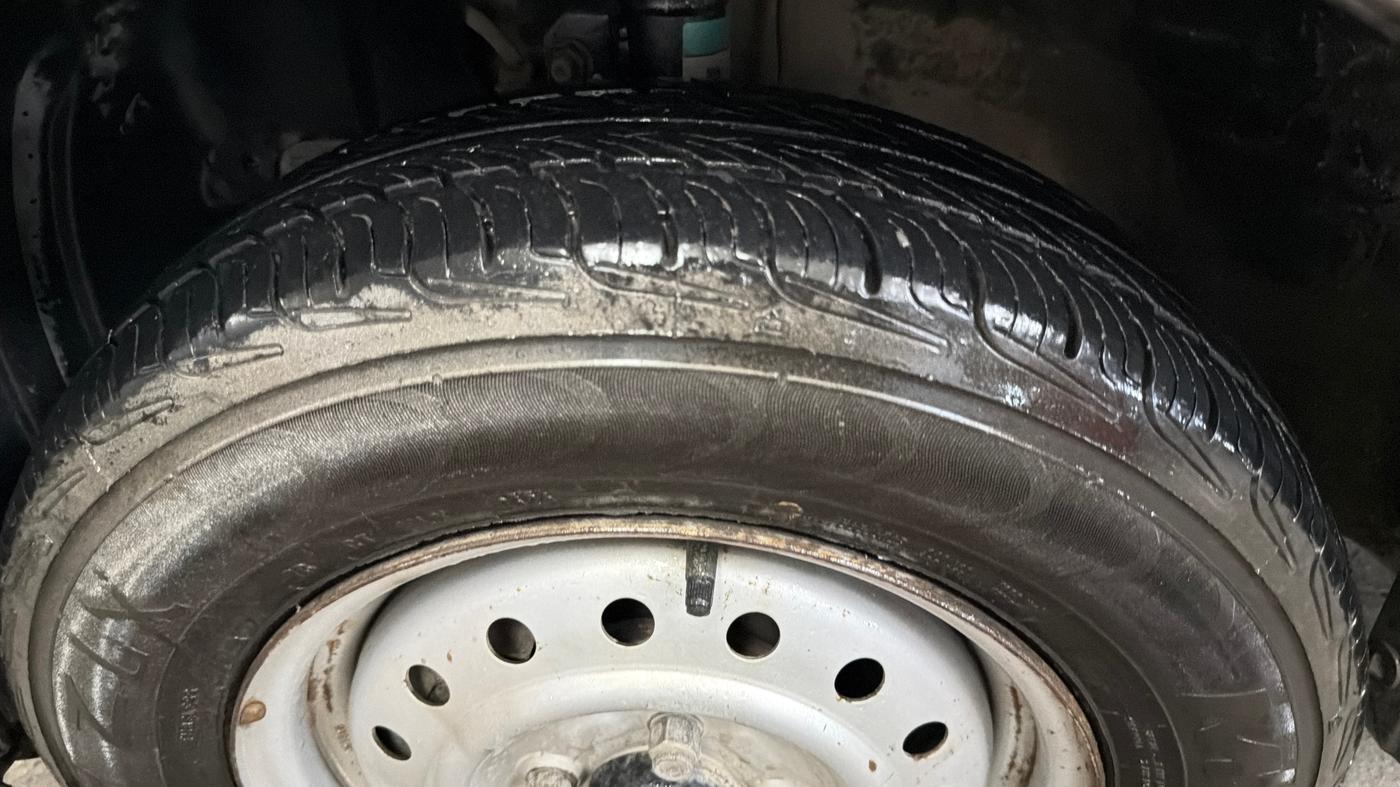 2020 Maruti New Wagon-R LXI CNG (O) 1.0, CNG, Manual, 62,563 km, Left Front Tyre Tread