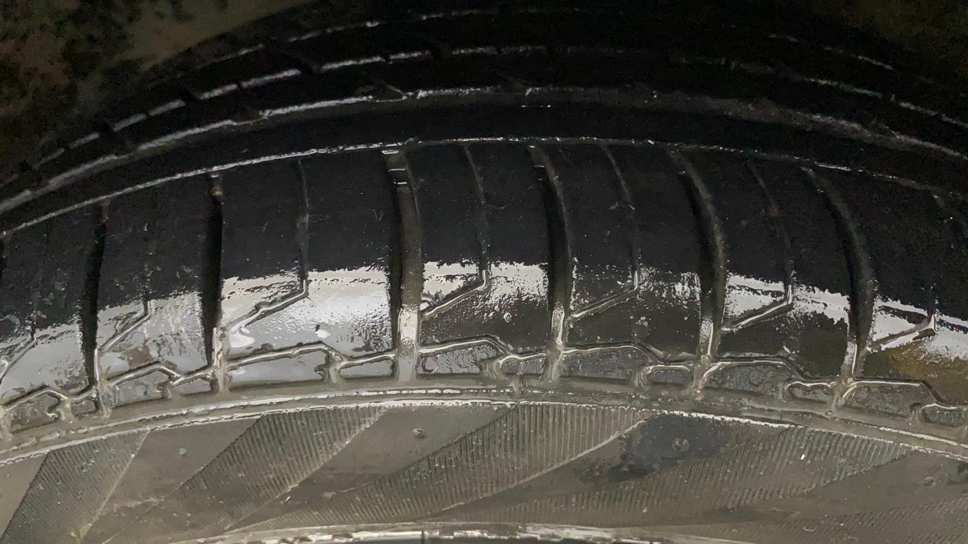 2018 Hyundai Verna 1.6 VTVT SX (O) AT, Petrol, Automatic, 43,684 km, Left Front Tyre Tread