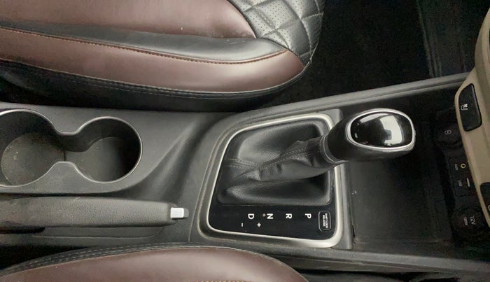 2018 Hyundai Verna 1.6 VTVT SX (O) AT, Petrol, Automatic, 43,684 km, Gear Lever