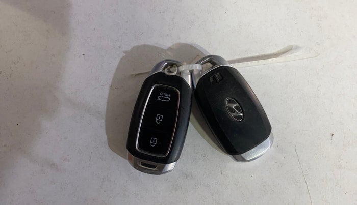 2018 Hyundai Verna 1.6 VTVT SX (O) AT, Petrol, Automatic, 43,684 km, Key Close Up