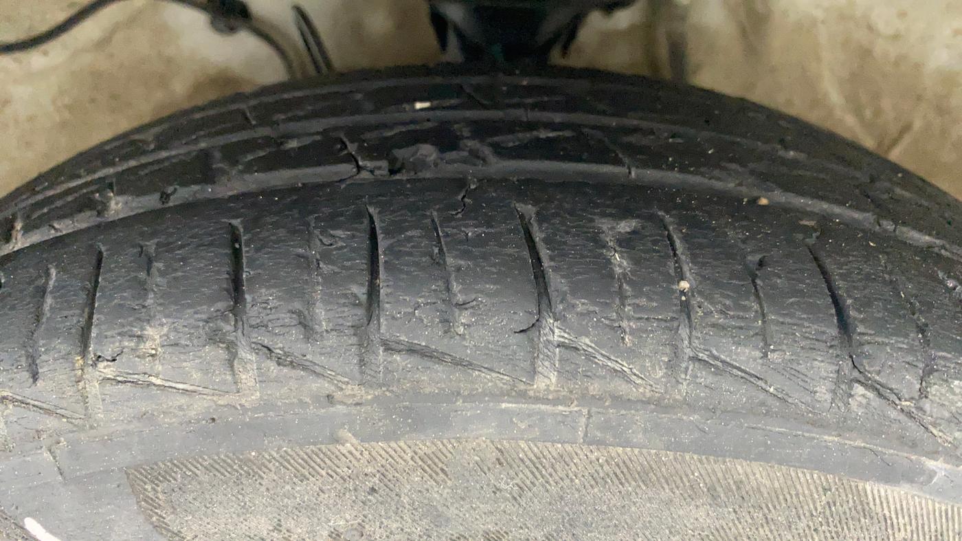 2019 Maruti Alto LXI, Petrol, Manual, 26,573 km, Left Front Tyre Tread