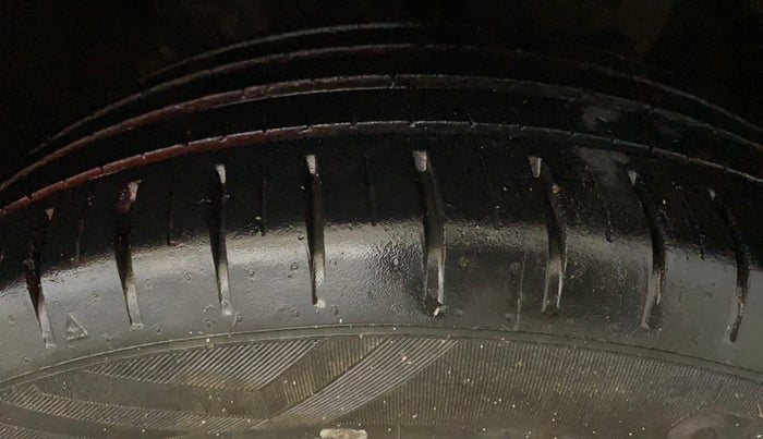 2015 Hyundai Elite i20 SPORTZ 1.2, Petrol, Manual, 54,467 km, Right Front Tyre Tread