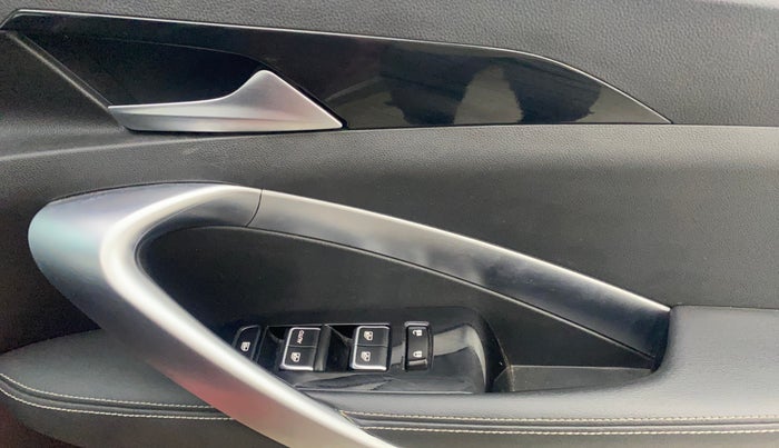 2019 MG HECTOR SHARP 1.5 DCT PETROL, Petrol, Automatic, 49,174 km, Driver Side Door Panels Control