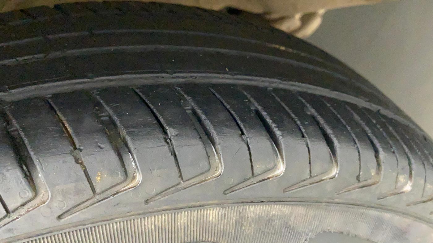 2020 Maruti New Wagon-R LXI 1.0, CNG, Manual, 57,894 km, Left Front Tyre Tread
