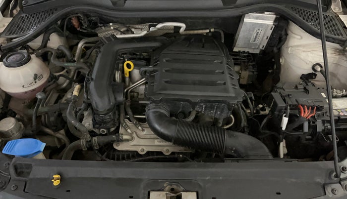 2022 Volkswagen Polo HIGHLINE PLUS 1.0L TSI, Petrol, Manual, 82,569 km, Engine View