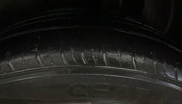 2022 Volkswagen Polo HIGHLINE PLUS 1.0L TSI, Petrol, Manual, 82,569 km, Left Rear Tyre Tread