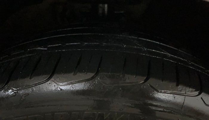 2022 Volkswagen Polo HIGHLINE PLUS 1.0L TSI, Petrol, Manual, 82,569 km, Right Front Tyre Tread