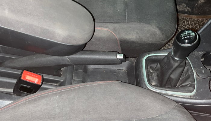 2022 Volkswagen Polo HIGHLINE PLUS 1.0L TSI, Petrol, Manual, 82,569 km, Gear Lever