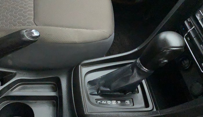 2021 Toyota URBAN CRUISER PREMIUM GRADE AT DUAL TONE, Petrol, Automatic, 32,896 km, Gear Lever