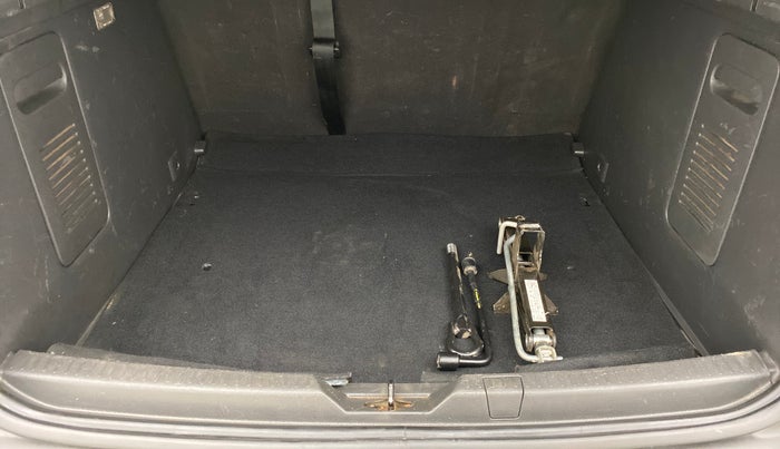2018 Renault Captur 1.5 RXL MT, Diesel, Manual, 99,952 km, Boot Inside
