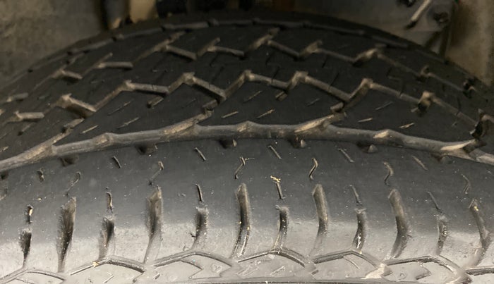 2018 Renault Captur 1.5 RXL MT, Diesel, Manual, 99,952 km, Right Front Tyre Tread