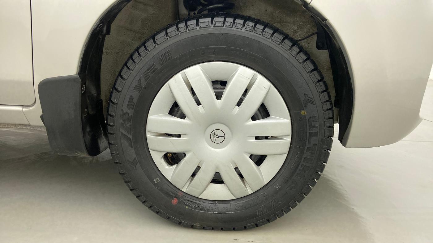 2021 Maruti Alto LXI CNG, CNG, Manual, 45,138 km, Right Front Wheel