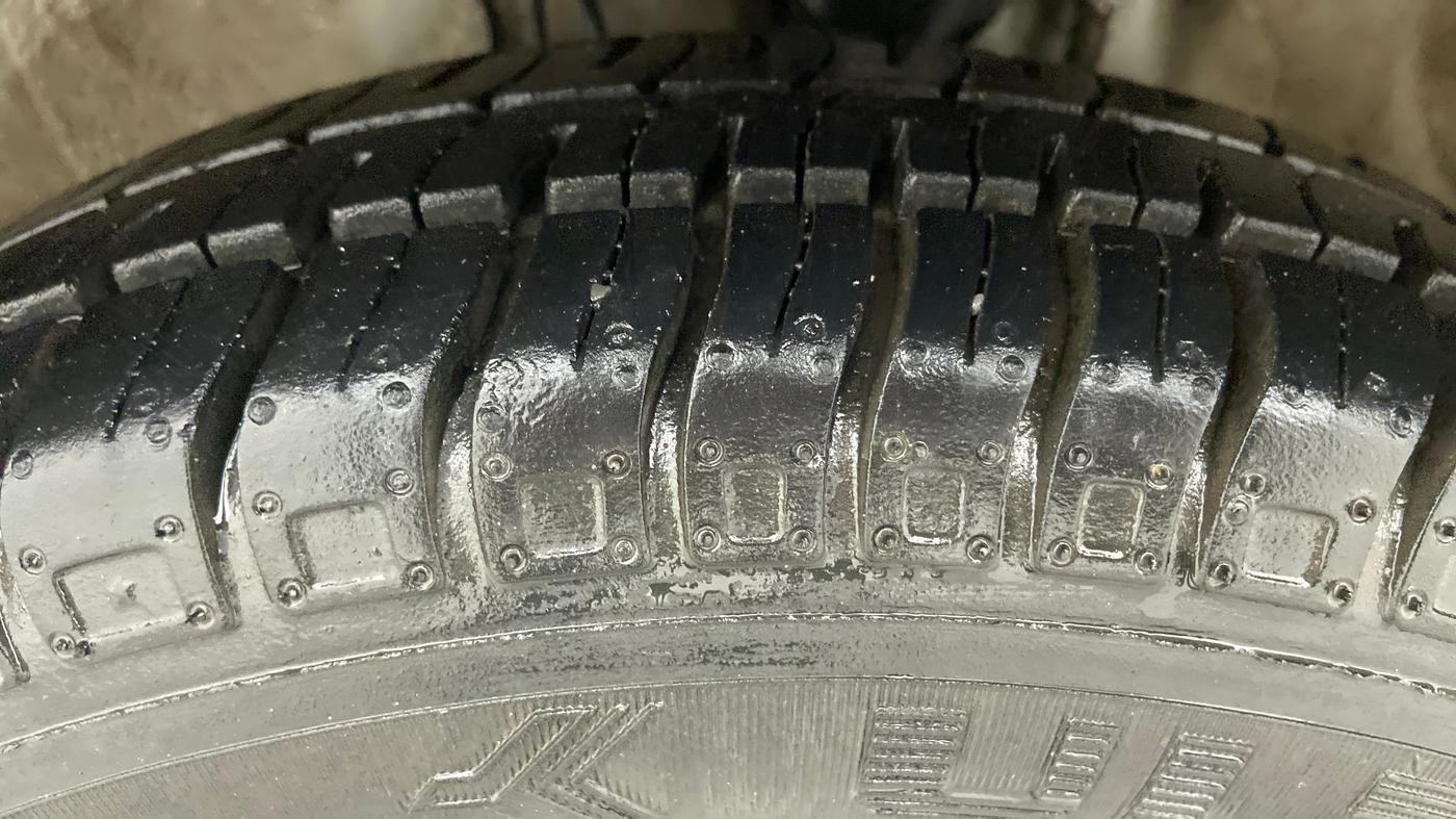 2021 Maruti Alto LXI CNG, CNG, Manual, 45,138 km, Left Front Tyre Tread