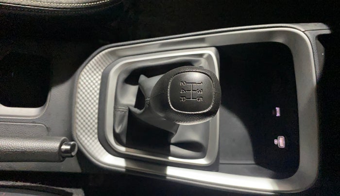 2023 KIA SONET HTK PLUS 1.2, Petrol, Manual, 17,883 km, Gear Lever