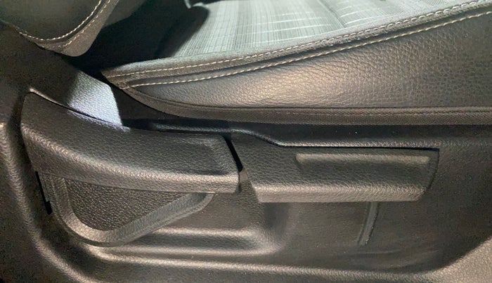 2023 KIA SONET HTK PLUS 1.2, Petrol, Manual, 17,883 km, Driver Side Adjustment Panel