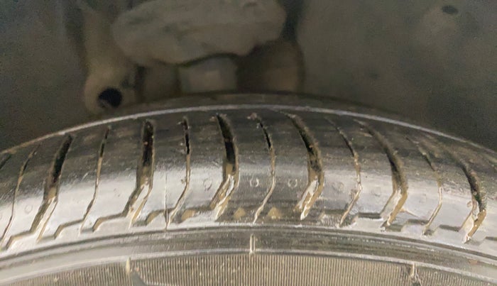 2015 Skoda Octavia ELEGANCE 1.8 TSI AT, Petrol, Automatic, 77,584 km, Right Front Tyre Tread