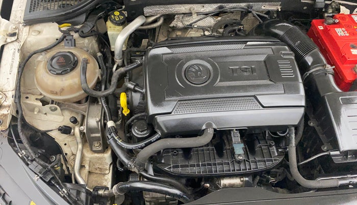 2015 Skoda Octavia ELEGANCE 1.8 TSI AT, Petrol, Automatic, 77,584 km, Engine View - Right