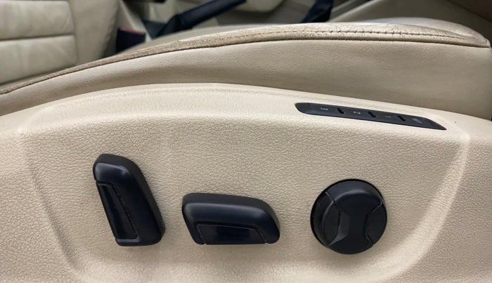 2015 Skoda Octavia ELEGANCE 1.8 TSI AT, Petrol, Automatic, 77,584 km, Driver Side Adjustment Panel