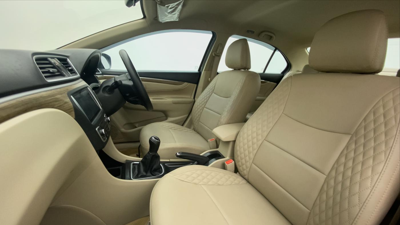 2022 Maruti Ciaz ZETA 1.5 SHVS VVT MT, Petrol, Manual, 29,713 km, Right Side Front Door Cabin