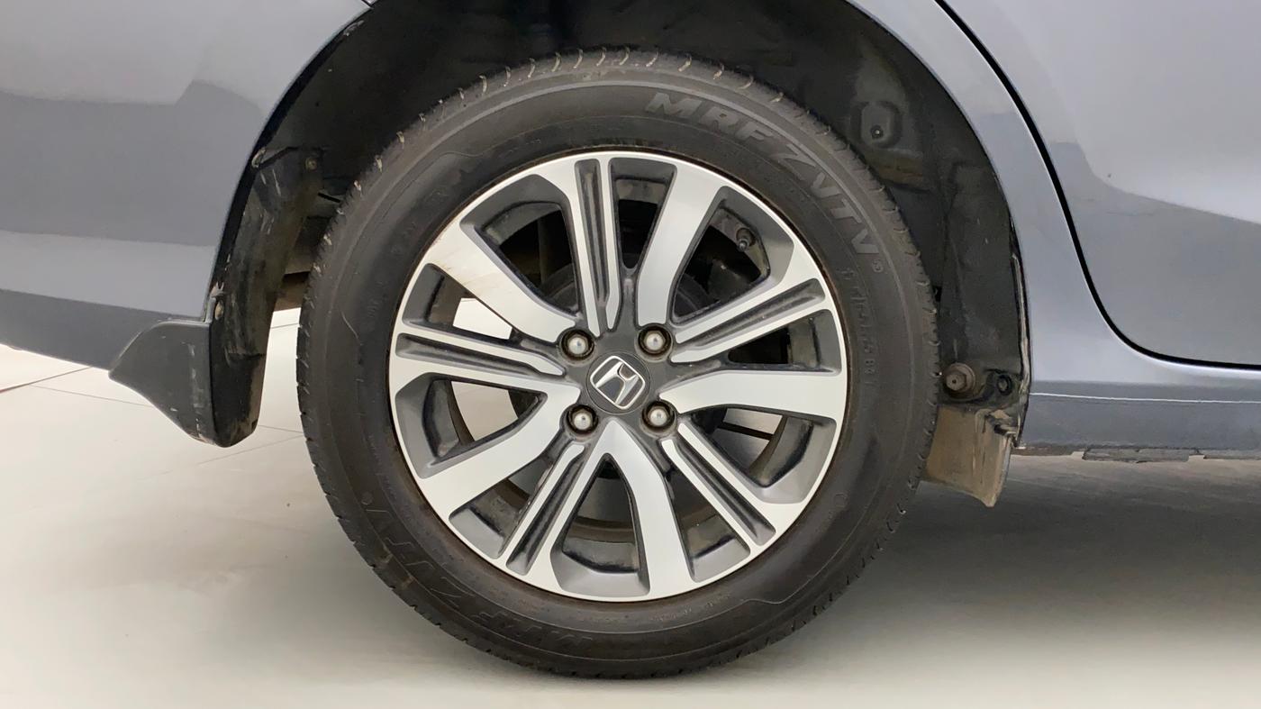 2022 Honda Amaze 1.2L I-VTEC VX CVT, Petrol, Automatic, 13,182 km, Right Rear Wheel