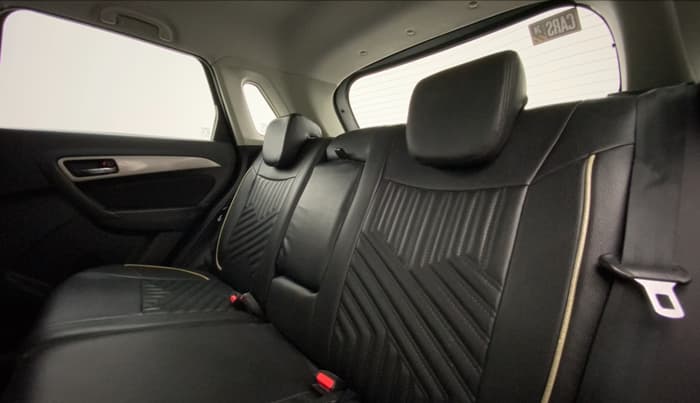 2017 Maruti Vitara Brezza ZDI, Diesel, Manual, 37,841 km, Right Side Rear Door Cabin