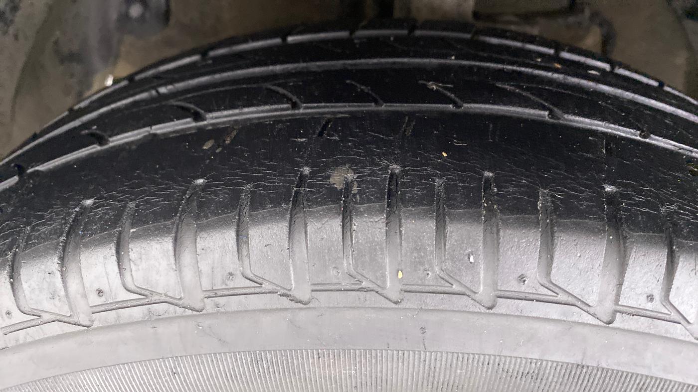 2015 Tata Bolt XM REVOTRON, Petrol, Manual, 52,569 km, Left Front Tyre Tread
