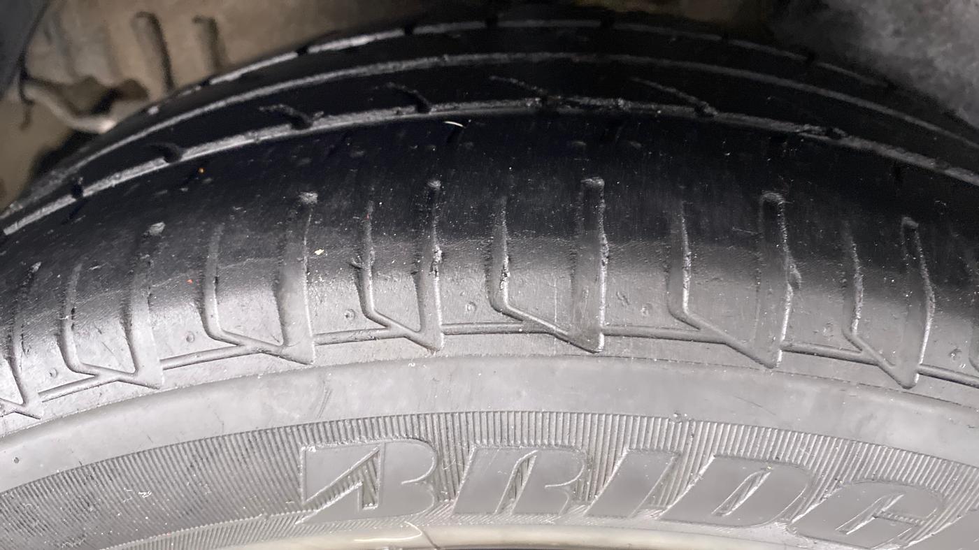 2015 Tata Bolt XM REVOTRON, Petrol, Manual, 52,569 km, Right Rear Tyre Tread