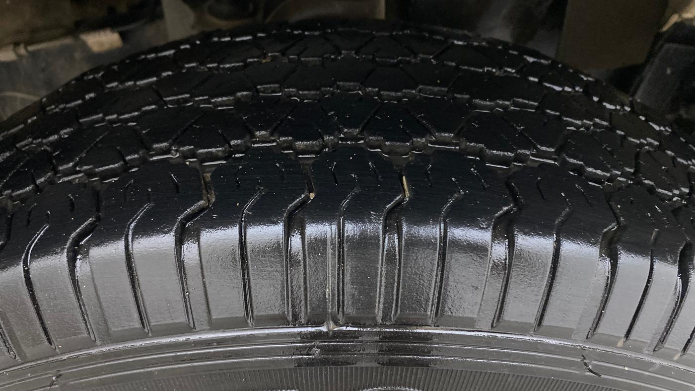 2022 Mahindra Bolero B6, Diesel, Manual, 1,21,565 km, Right Front Tyre Tread