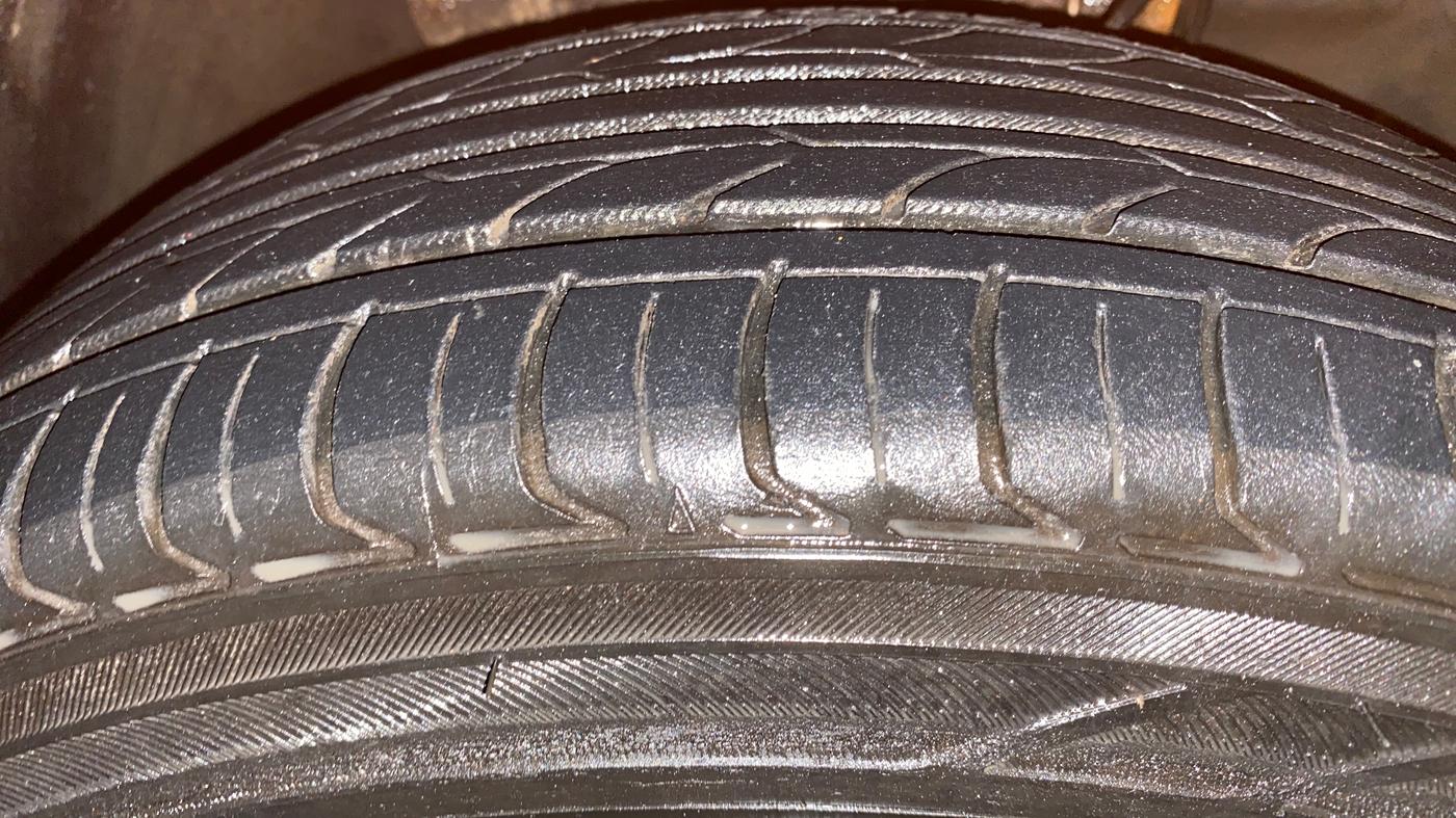 2019 Tata Tiago XZ PLUS PETROL, Petrol, Manual, 31,087 km, Right Front Tyre Tread