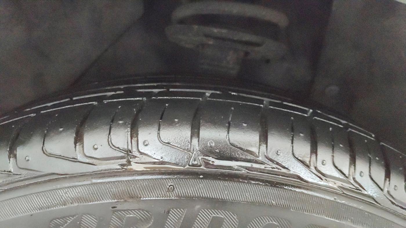 2016 Maruti S Cross ZETA 1.3, Diesel, Manual, 68,230 km, Left Front Tyre Tread