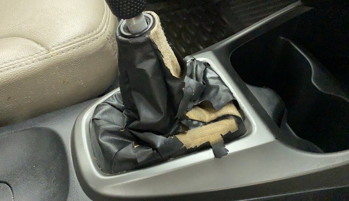 2012 Honda City 1.5L I-VTEC E MT, Petrol, Manual, 67,543 km, Gear lever - Boot cover slightly torn