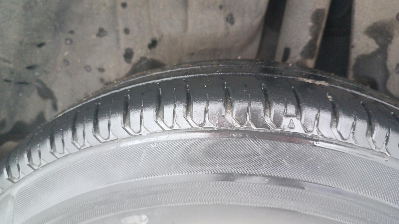 2019 Maruti Swift VXI AMT, Petrol, Automatic, 48,842 km, Left Rear Tyre Tread