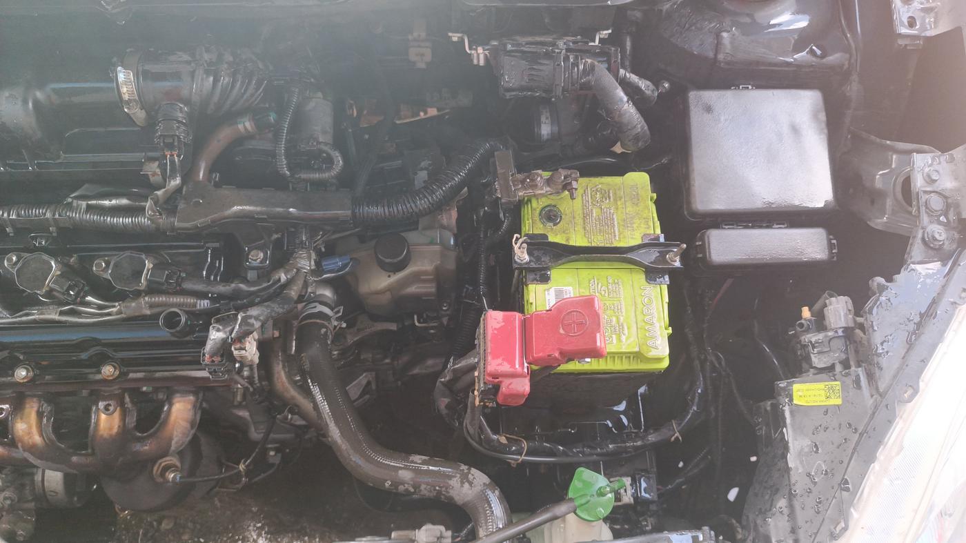 2019 Maruti Swift VXI AMT, Petrol, Automatic, 48,842 km, Engine View - Left