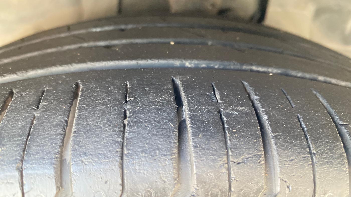 2018 Ford Figo Aspire TITANIUM 1.5 PETROL AT, Petrol, Automatic, 82,888 km, Left Front Tyre Tread