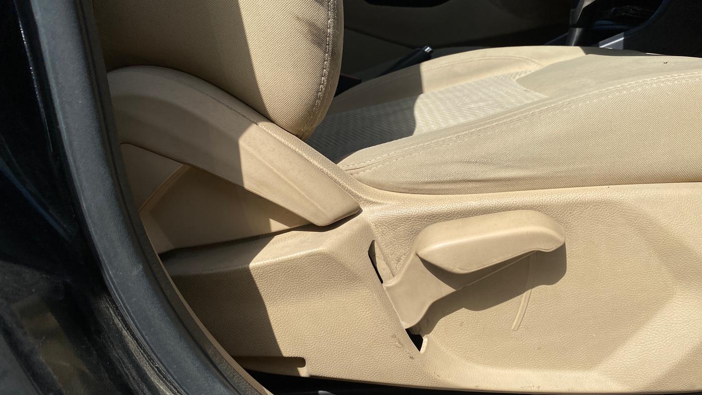 2018 Ford Figo Aspire TITANIUM 1.5 PETROL AT, Petrol, Automatic, 82,888 km, Driver Side Adjustment Panel