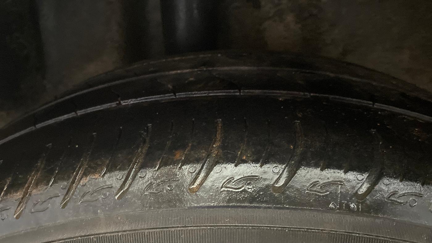 2017 Volkswagen Polo HIGHLINE1.5L, Diesel, Manual, 69,718 km, Right Rear Tyre Tread
