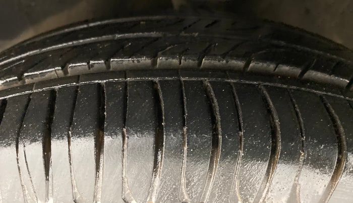 2011 Hyundai Eon MAGNA, Petrol, Manual, 78,848 km, Left Front Tyre Tread