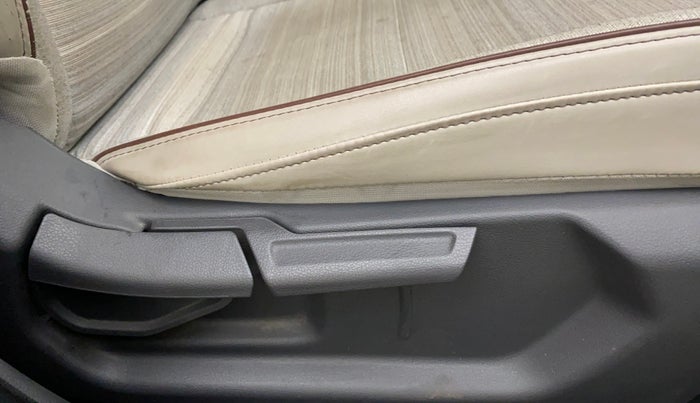 2020 Hyundai AURA SX PLUS 1.2 AMT, Petrol, Automatic, 26,202 km, Driver Side Adjustment Panel