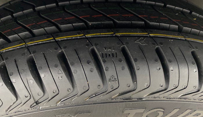 2014 Honda Amaze 1.2L I-VTEC EX, Petrol, Manual, 1,12,676 km, Right Rear Tyre Tread