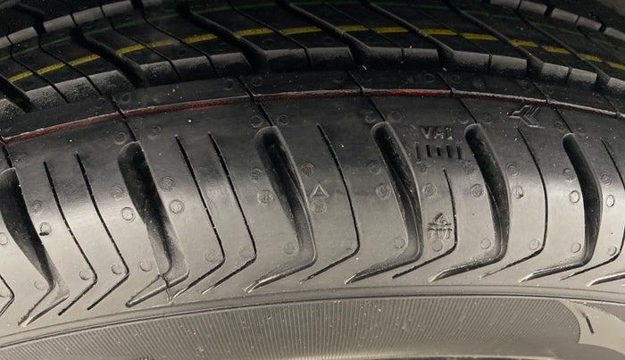 2014 Honda Amaze 1.2L I-VTEC EX, Petrol, Manual, 1,12,676 km, Left Front Tyre Tread