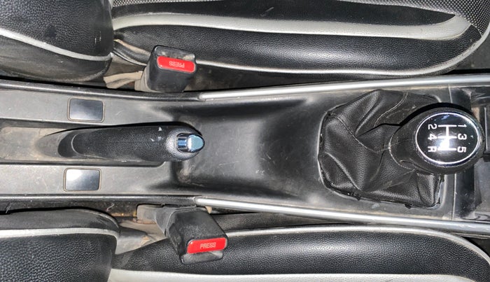 2017 Maruti Baleno DELTA PETROL 1.2, Petrol, Manual, 58,495 km, Gear Lever