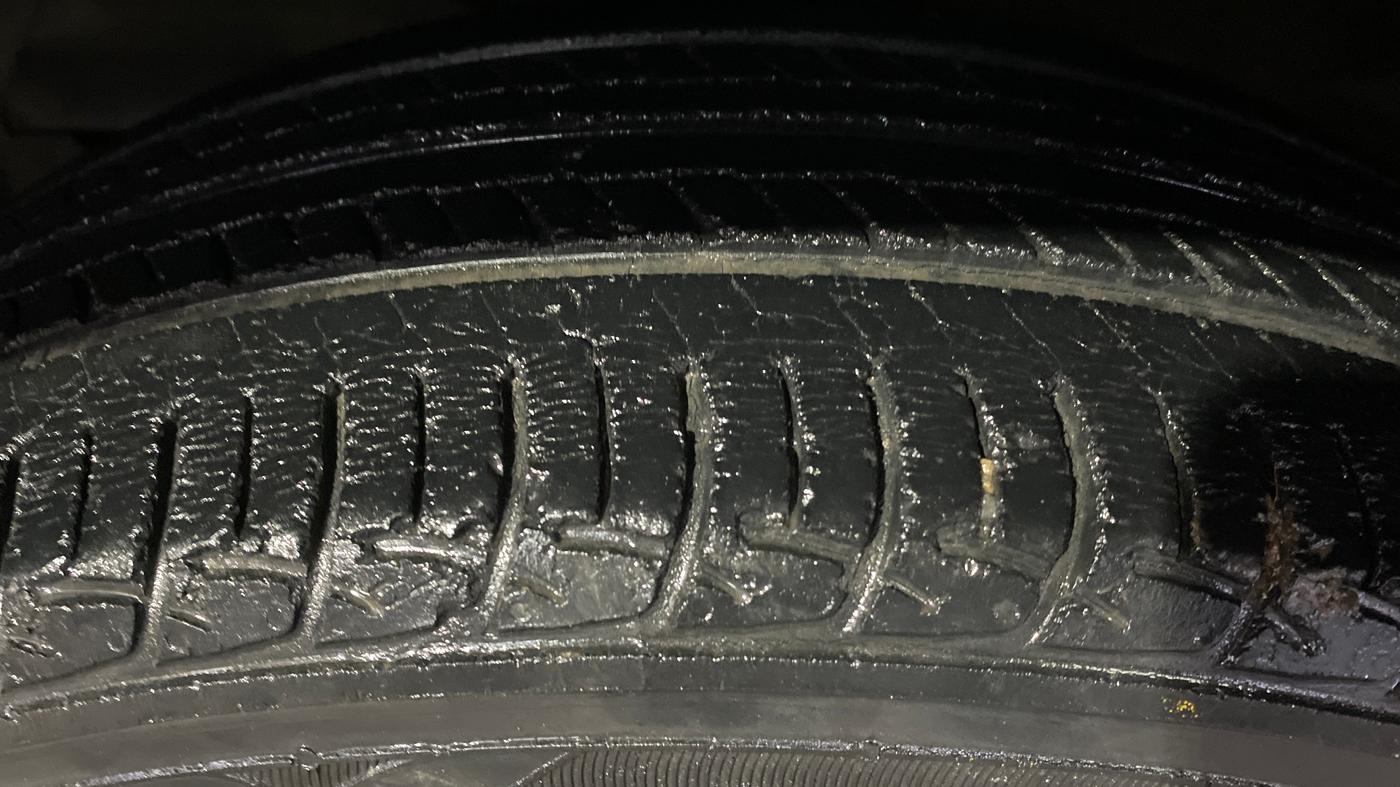 2017 Maruti Baleno DELTA PETROL 1.2, Petrol, Manual, 58,169 km, Left Front Tyre Tread