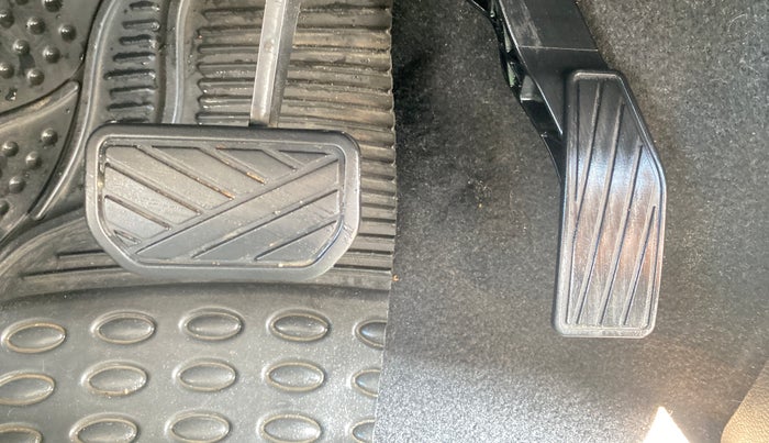 2020 Maruti S PRESSO VXI PLUS AMT, Petrol, Automatic, 39,261 km, Pedals