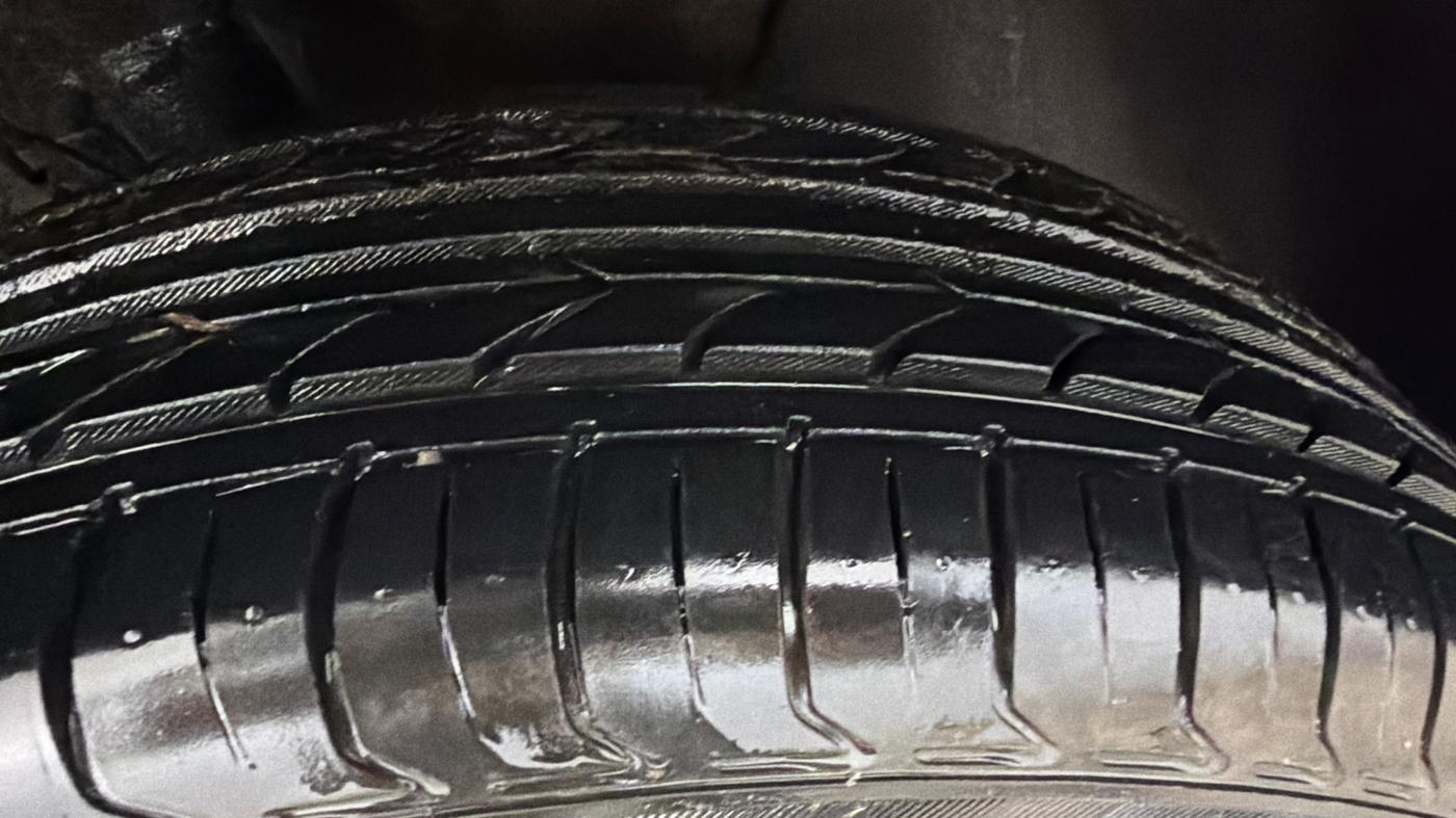 2015 Hyundai Elite i20 MAGNA 1.2, Petrol, Manual, 45,647 km, Right Front Tyre Tread