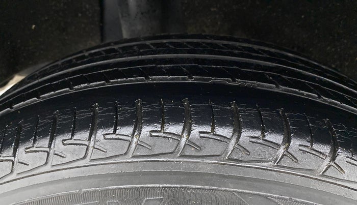 2019 Maruti Baleno DELTA PETROL 1.2, Petrol, Manual, 42,343 km, Right Rear Tyre Tread