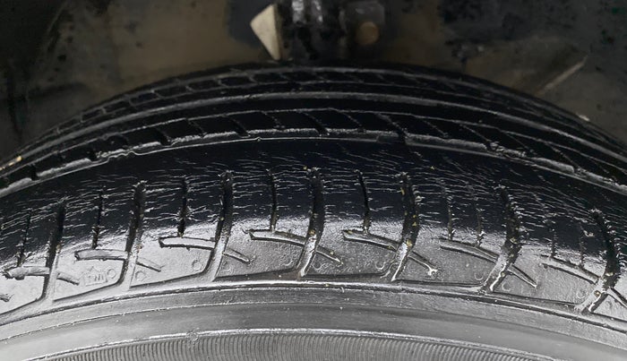 2019 Maruti Baleno DELTA PETROL 1.2, Petrol, Manual, 42,343 km, Right Front Tyre Tread