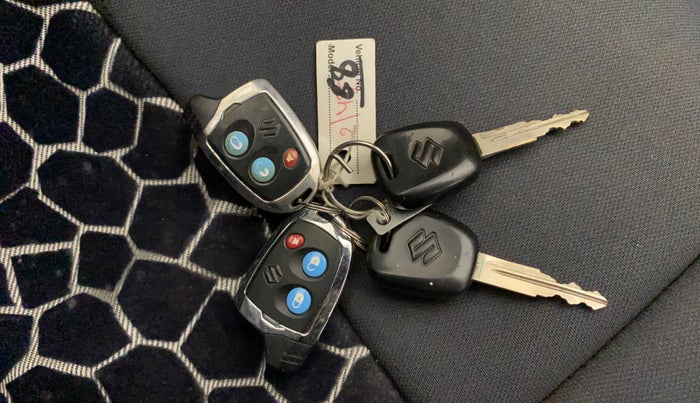 2017 Maruti Alto K10 VXI, Petrol, Manual, 47,217 km, Key Close Up