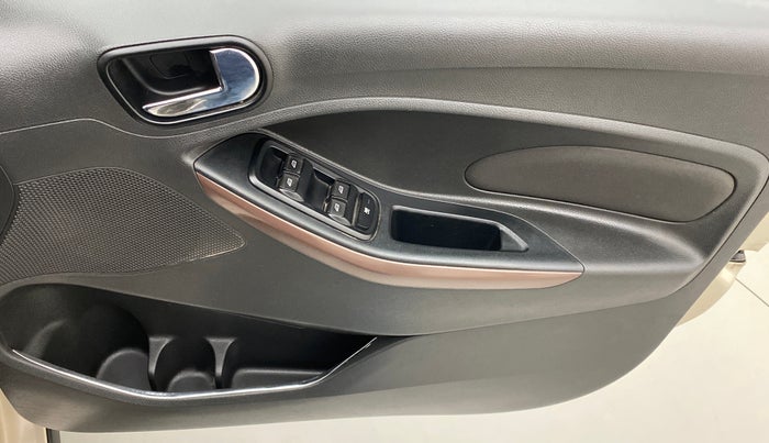 2018 Ford FREESTYLE TITANIUM 1.5 TDCI, Diesel, Manual, 33,921 km, Driver Side Door Panels Control