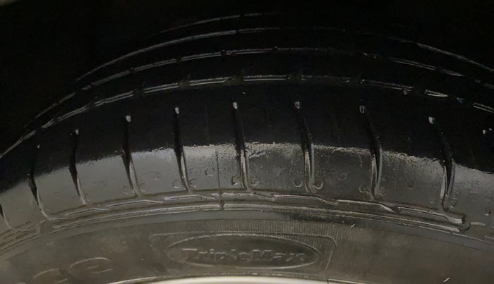 2017 Hyundai Creta SX PLUS 1.6 PETROL, Petrol, Manual, 98,739 km, Left Front Tyre Tread