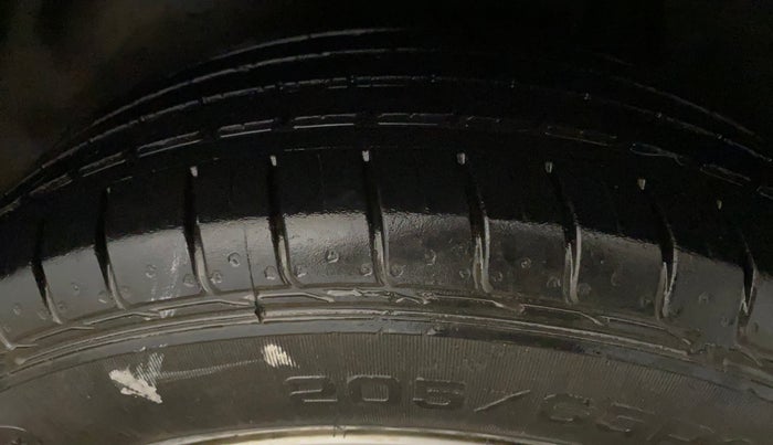 2017 Hyundai Creta SX PLUS 1.6 PETROL, Petrol, Manual, 98,739 km, Left Rear Tyre Tread